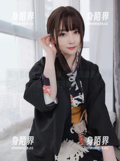 白银81 照片里的白银81妹妹,cos就像是一种魔法,正在召唤我!