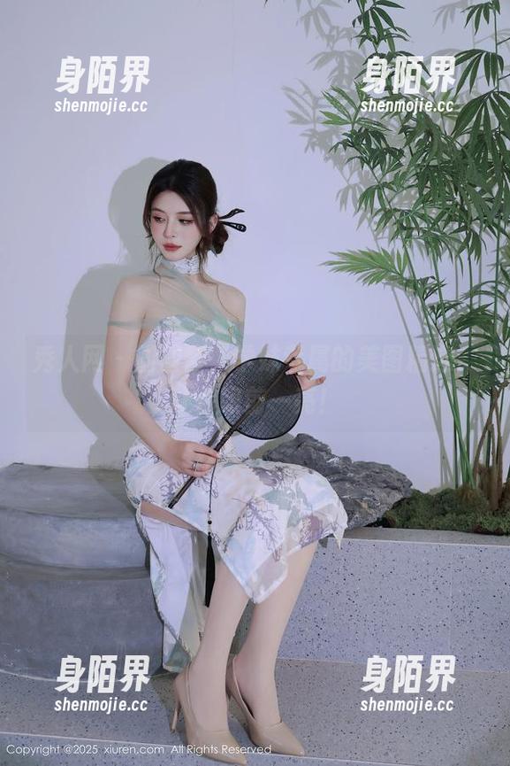 秀人网 - 圆圆酱，学妹专属的美图精选，让你眼前一亮！