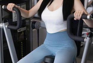 秀人网 – 豹纹？张庭蓉的独家写真集，下载你一定会偷偷保存的！