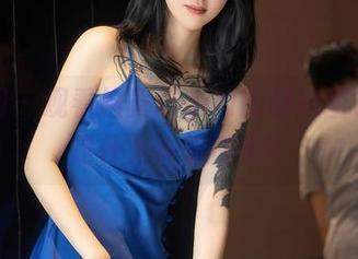 秀人网 – 观看拍黄瓜girl的旗袍图包，这是什么神仙搭配？