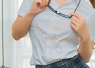 秀人网 – 棉袜时刻：易阳Silvia的另类合集分享，袜子也能抢镜。
