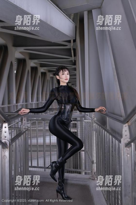 秀人网 - 一团花嫁的梦，李丽莎的图库撑得够远吗？