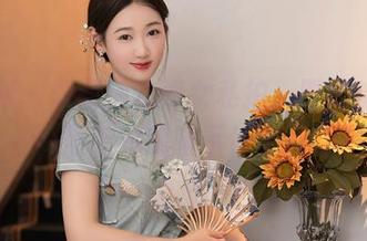 秀人网 – 李丽莎的修女私拍，原图仿佛在默默对我暗示什么。