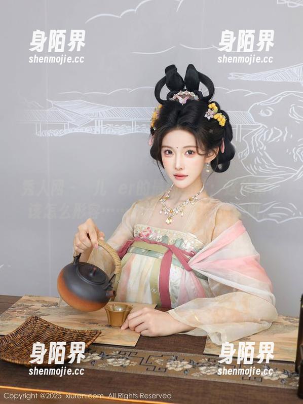秀人网-玥儿玥er 秀人网 - 玥儿玥er的最新照片:这种吊带该怎么形容……脱俗、妩媚?随便吧。