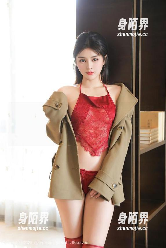 秀人网 - 樱花树下美昕Yumi的美腿精选，心里嘀咕着要不要也试试这个姿势，感觉回眸不带电。