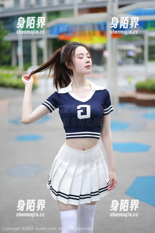 秀人网 - 袁圆的定制图集，女神发电中，请注意你的心脏！