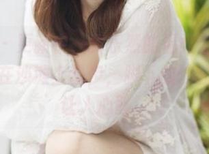 美媛馆 – 更新中，黄乐然的温柔原图，仿佛我们在沙滩上漫步，脚下的沙粒细腻得让人心醉。