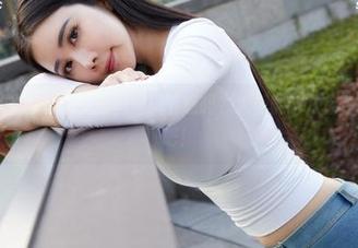 蜜桃社 – 木楠Nan女孩图包：下载吗？大概能解决你今晚的无聊吧！