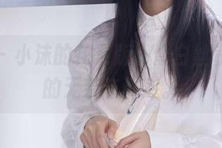 袜啵啵 – 小沫的花絮版，厚白丝私房图集的无奈与诱惑。