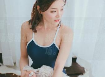轰趴猫 – 可乐Vicky女孩的套图：这姐姐的气场超级强大，我还在努力找到我的气场。