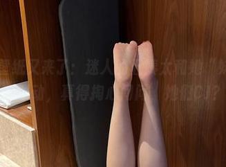 微密圈 – 壁纸又来了：迷人的五姨太和她“妹妹”的神奇联动，真得掏心问问，她们CJ？