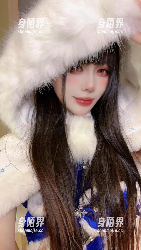 阿九从不咕咕 看着阿九从不咕咕的“女仆”写真,突然有种想去喝下午茶的冲动?