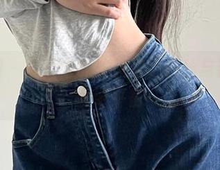 微密圈 – 图片中的陈佩奇，白丝与叛逆的微妙平衡