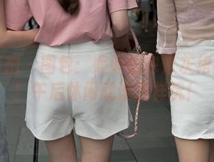 魔镜街拍 – 图包：婷婷的包臀灰裙瘦腿杀！午后休闲就该这样玩！