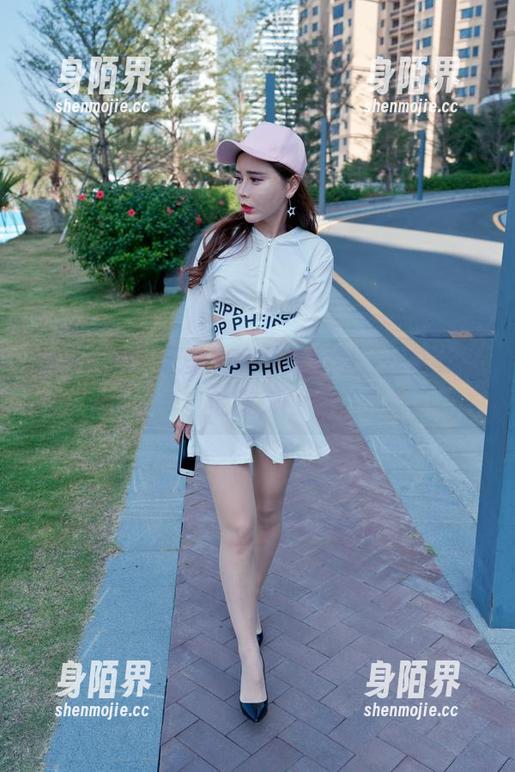 魔镜街拍：无圣光的包臀魅惑，丝袜美女的春天！